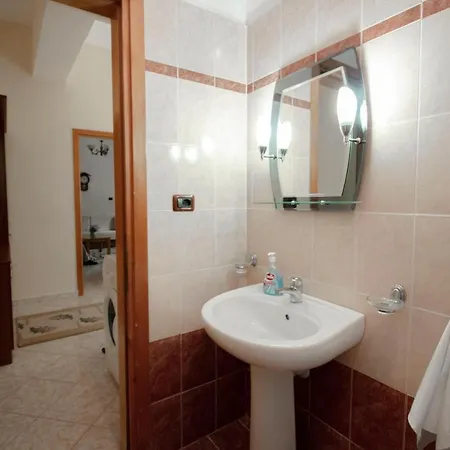 Artur's 2 Gjirokastër