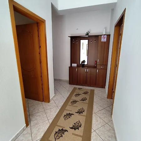 Artur's 2 * Gjirokastër